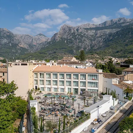 Alcazar Hotel